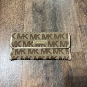 Michael Kors Brown/Gold Austin Continental Flat Wallet